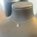Collana in oro e brillanti con stella