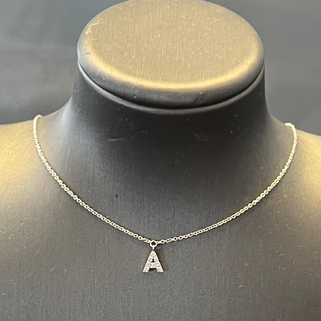 Collana con iniziale piccola