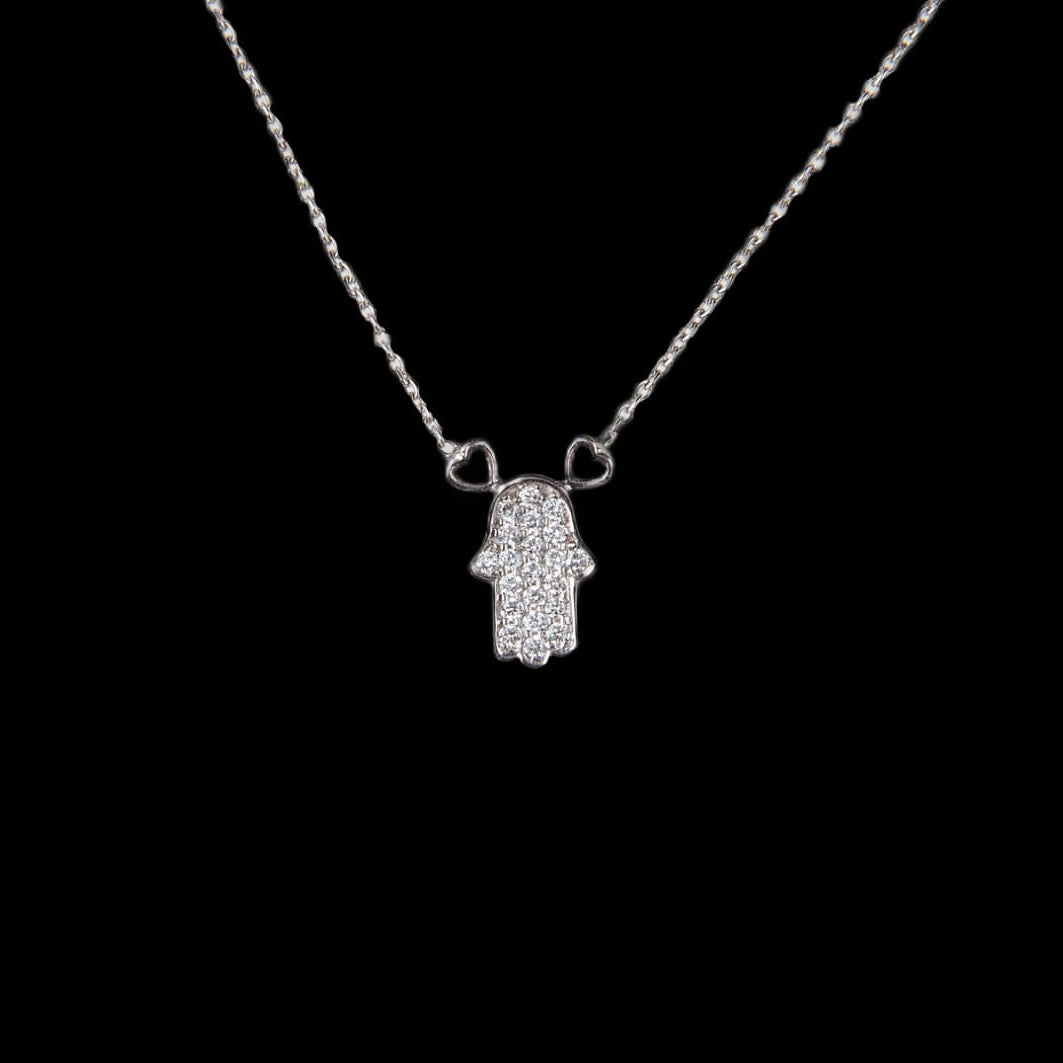 Collana con manina portafortuna